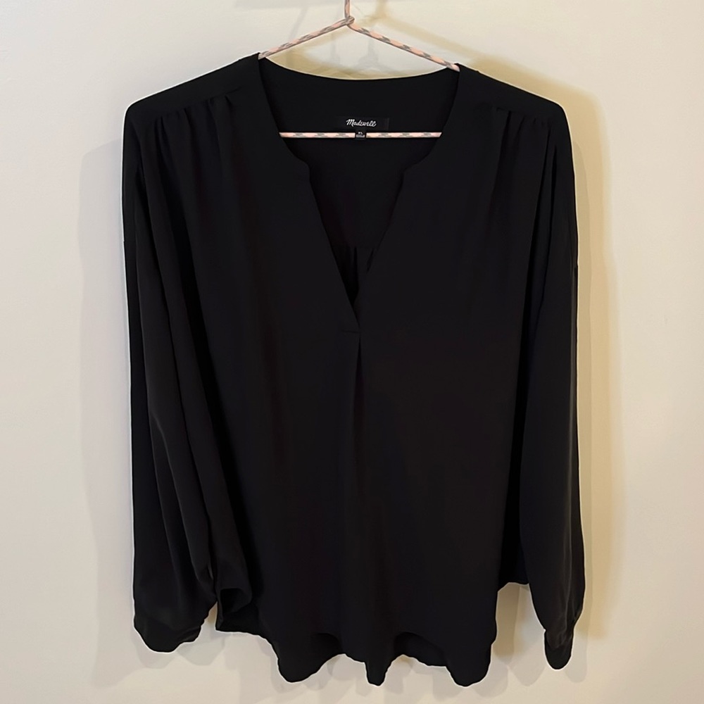 Madewell top black sz XL long sleeve notch v neck, soft and drapey